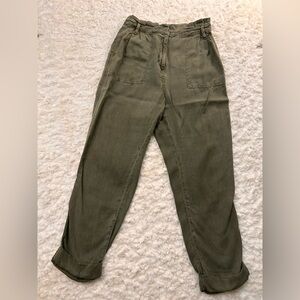Treasure & Bond Olive Utility pants with a removable fabric belt Size 4